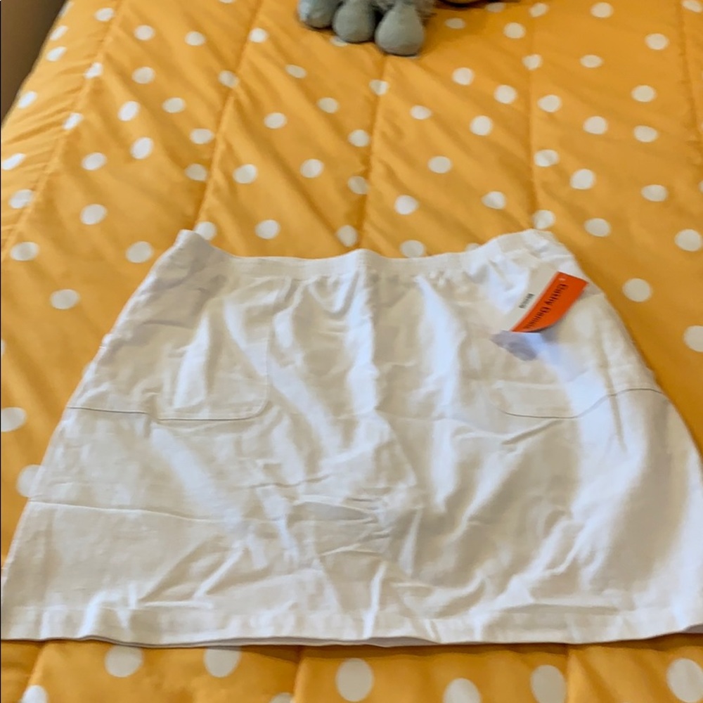 NWT Cathy Daniels tennis skort, size medium.